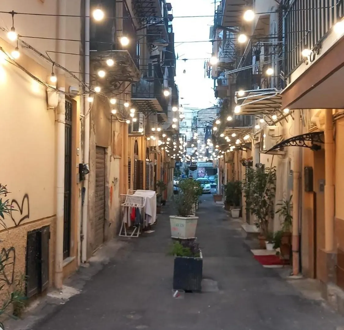 Apartment Casa Vacanze Loft Del Borgo Palermo Italy